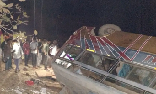 छिंदवाड़ा में स्लीपर बस पलटी छह घायल दो की हालत गंभीर