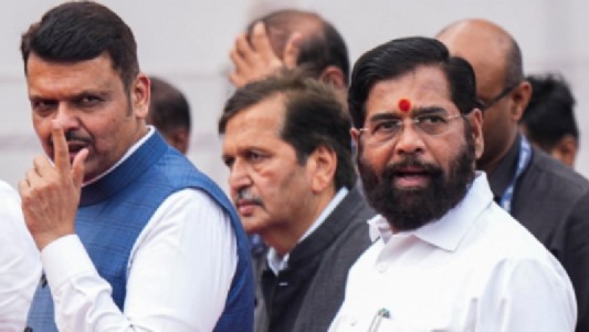 आदित्य ठाकरे का दावा: एकनाथ शिंदे के 22 विधायक बदल सकते हैं पाला, फडणवीस ने क्या कहा?