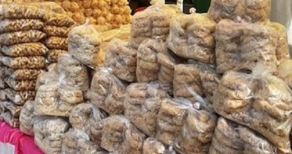 तिल, गुड़ और लाई की खुशबू के संग मकर संक्रांति का स्वागत